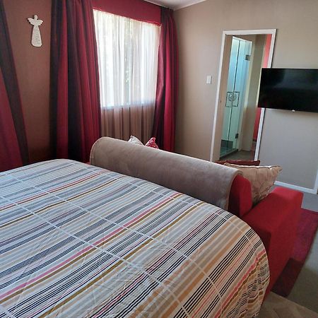 Bed And Breakfast Happy Home Taupo Accommodation Ngoại thất bức ảnh