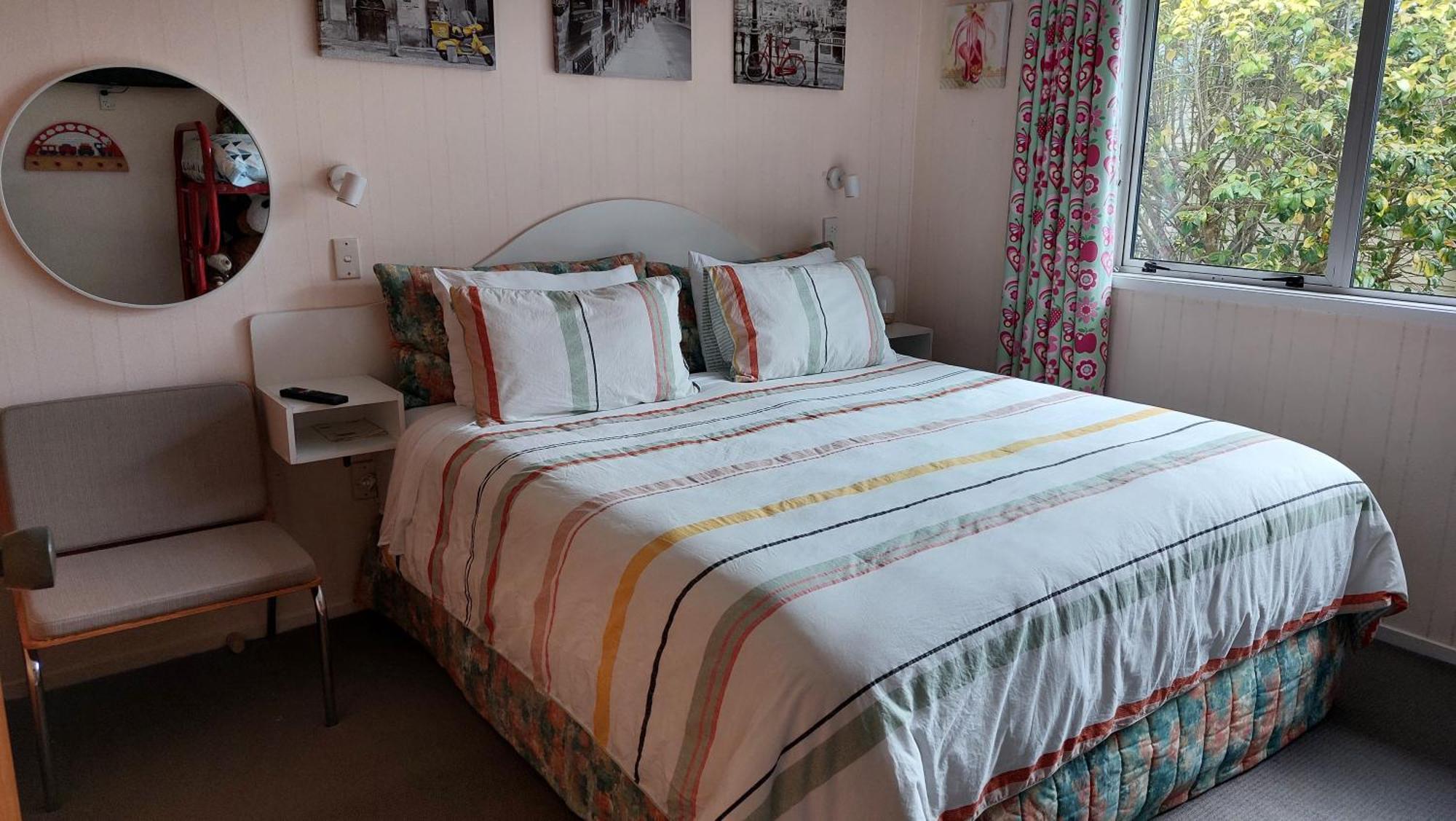 Bed And Breakfast Happy Home Taupo Accommodation Ngoại thất bức ảnh
