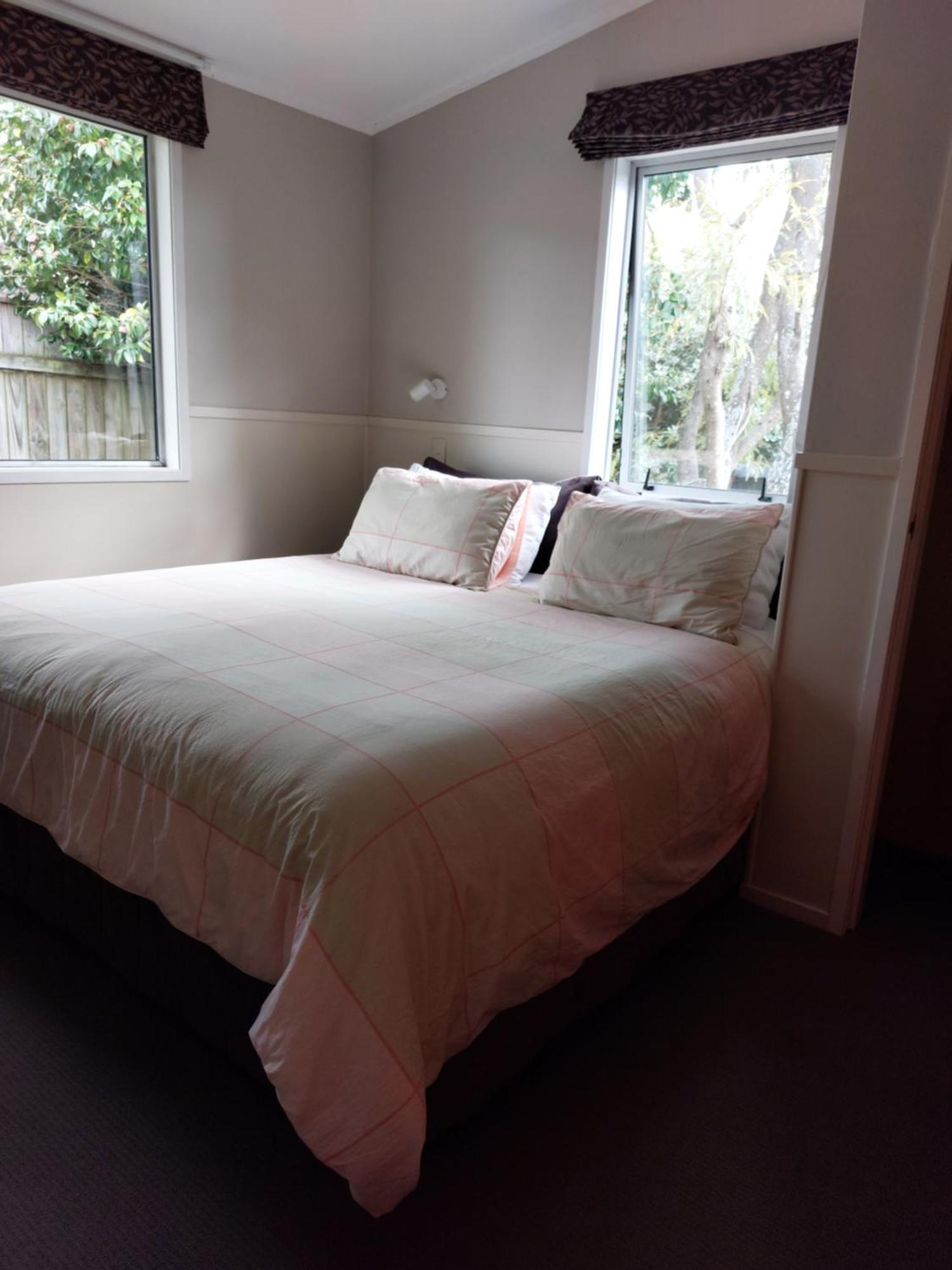 Bed And Breakfast Happy Home Taupo Accommodation Ngoại thất bức ảnh