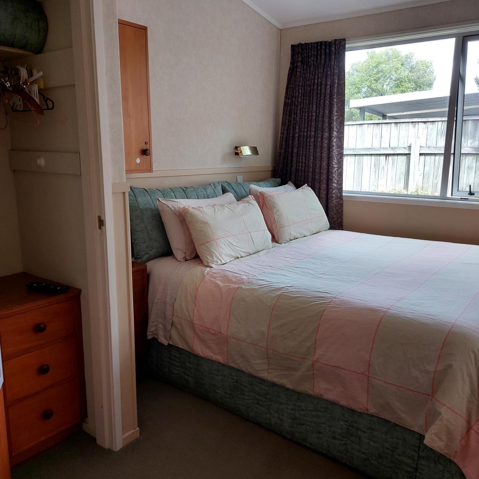 Bed And Breakfast Happy Home Taupo Accommodation Ngoại thất bức ảnh