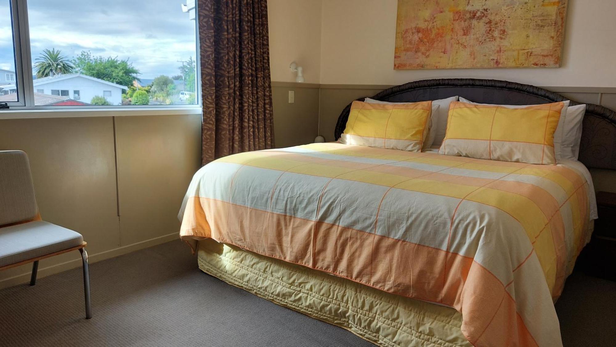 Bed And Breakfast Happy Home Taupo Accommodation Ngoại thất bức ảnh