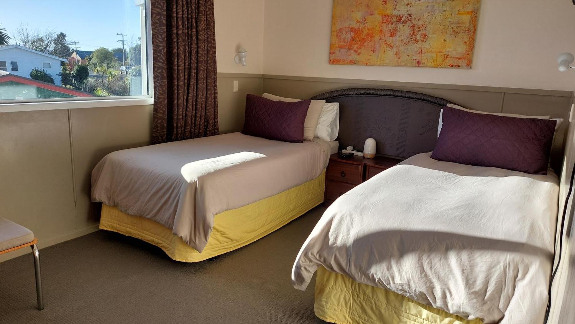 Bed And Breakfast Happy Home Taupo Accommodation Ngoại thất bức ảnh
