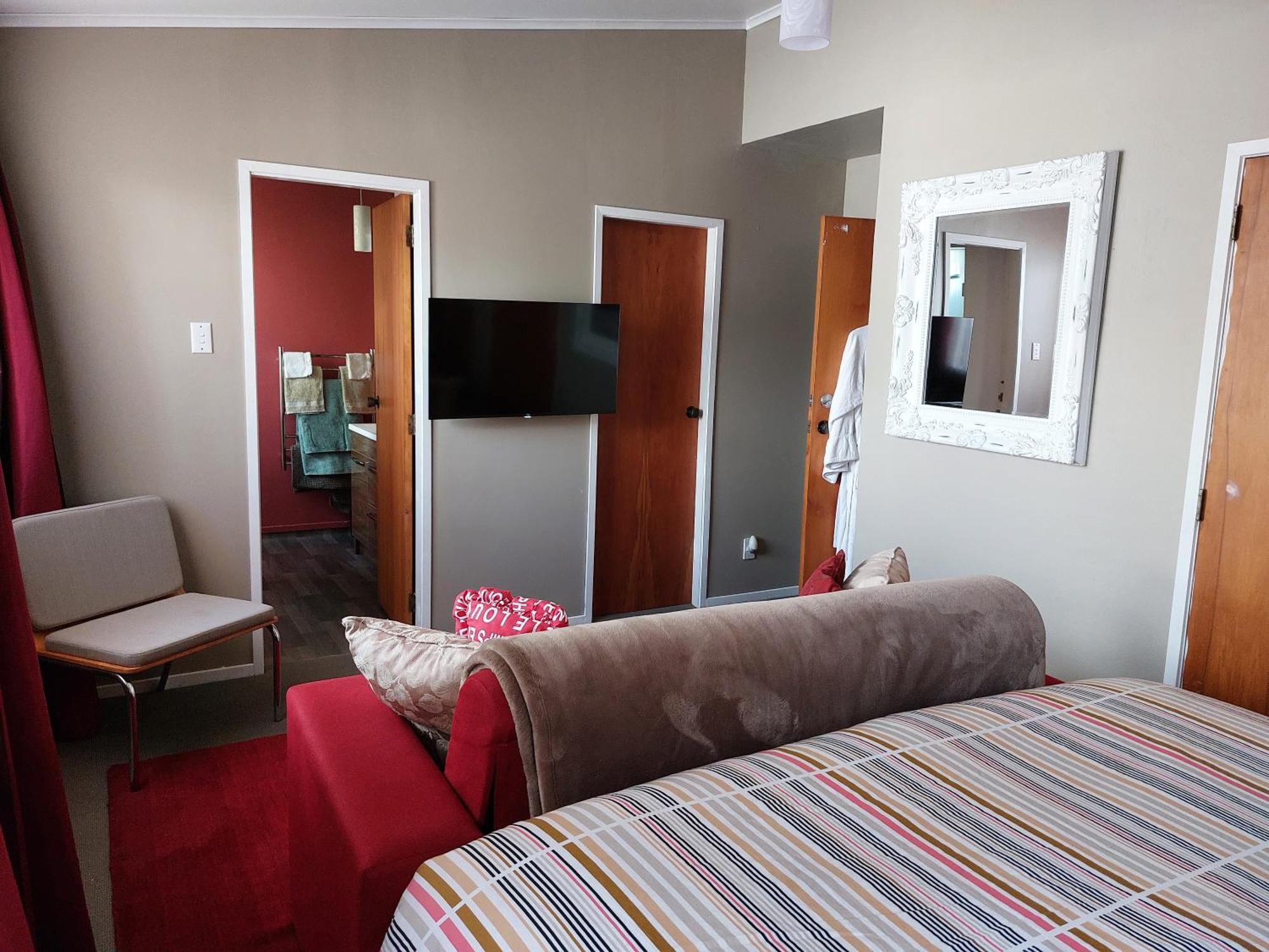 Bed And Breakfast Happy Home Taupo Accommodation Ngoại thất bức ảnh